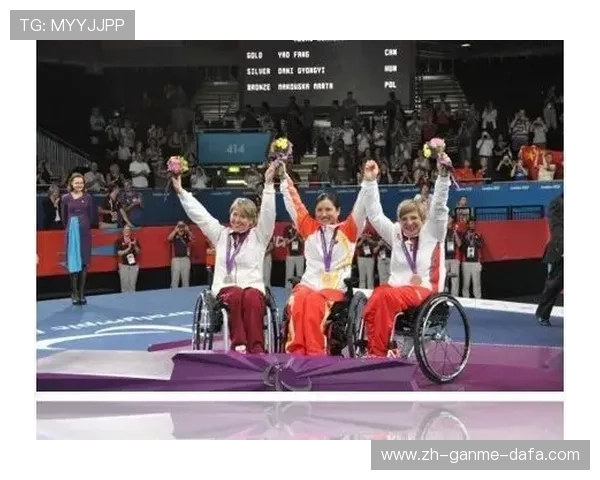 奥运会400米决赛激战正酣 赛场上速度与激情的巅峰对决 奥运会400米决赛激战正酣 赛场上速度与激情的巅峰对决