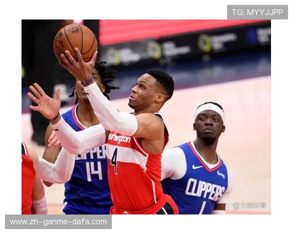 威少狂砍41分助力球队逆转胜利 展现领袖风范再度引爆全场热血 威少狂砍41分助力球队逆转胜利 展现领袖风范再度引爆全场热血